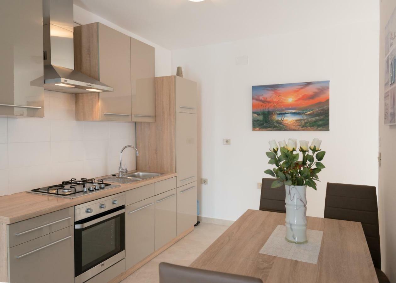 Apartments Alma Црвени-Врх Экстерьер фото