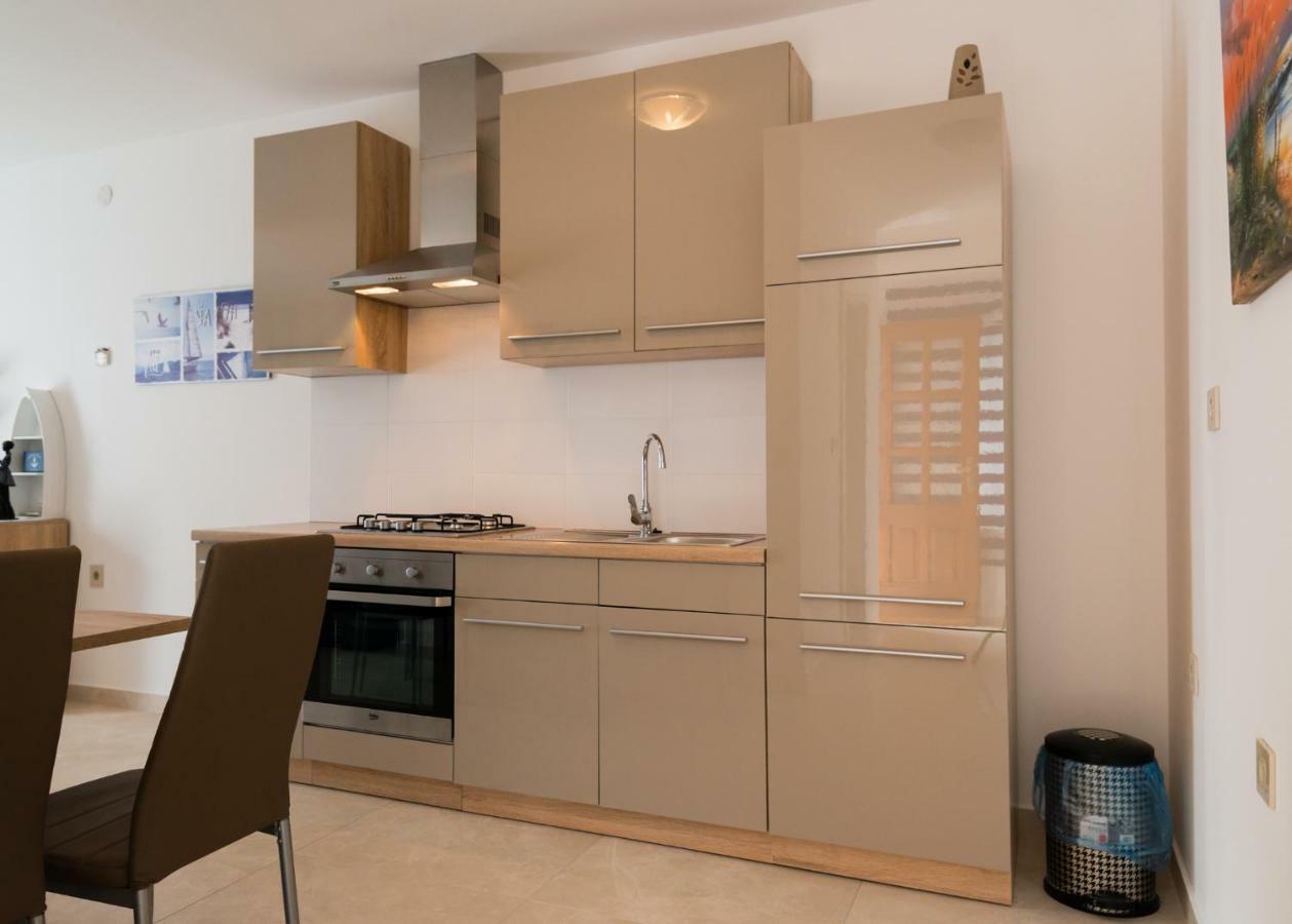 Apartments Alma Црвени-Врх Экстерьер фото