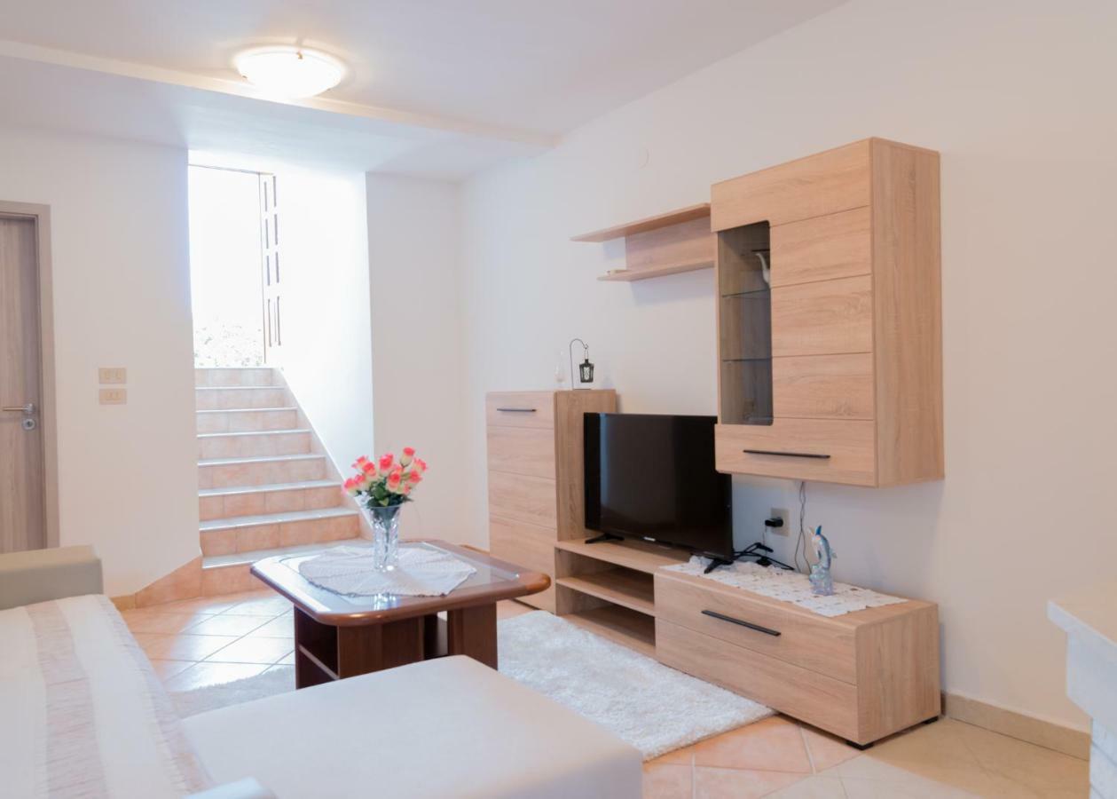 Apartments Alma Црвени-Врх Экстерьер фото