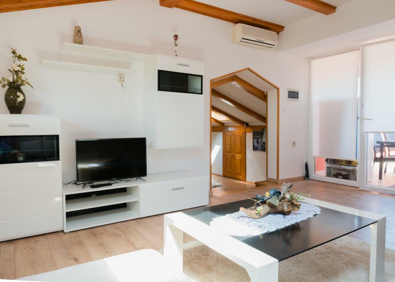 Apartments Alma Црвени-Врх Экстерьер фото